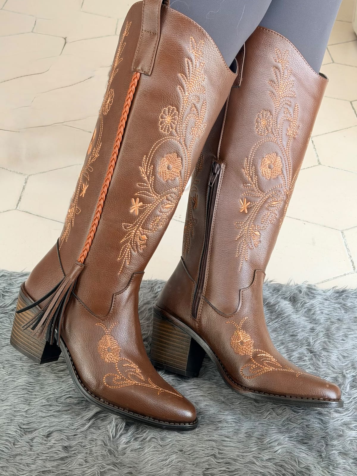 Bota vaquera alta bordado tira trenza - Camel