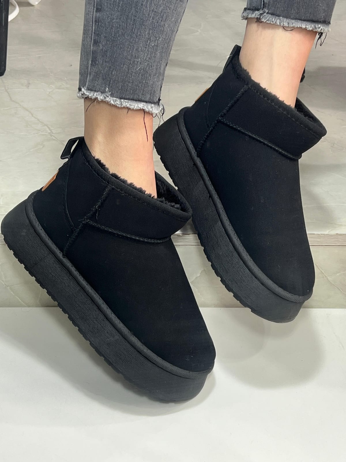 Bota UG - Negro